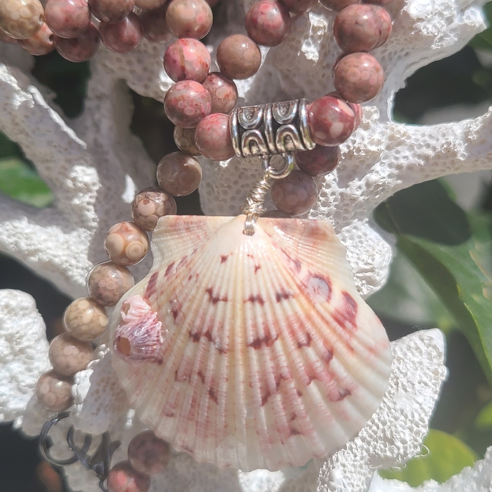 Beaded necklace with shell pendant